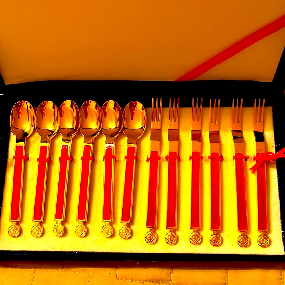 Kum Kang Korea boxed 12 piece flatware mini fork spoon set gold red enamel EUC